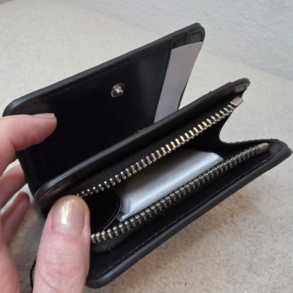 NWT Marc Jacobs Metallic Silver Vegan Leather Compact Bifold Wallet - Picture 12 of 14